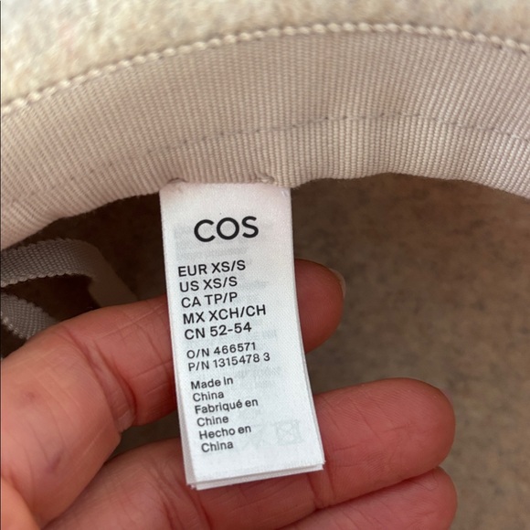 Chic wool hat from COS - Picture 4 of 5